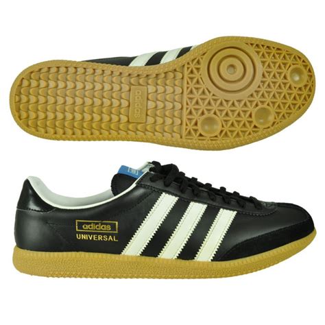 adidas universal trainers